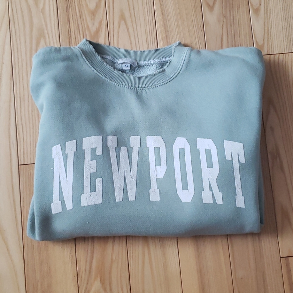 Brandy Melville Crewneck